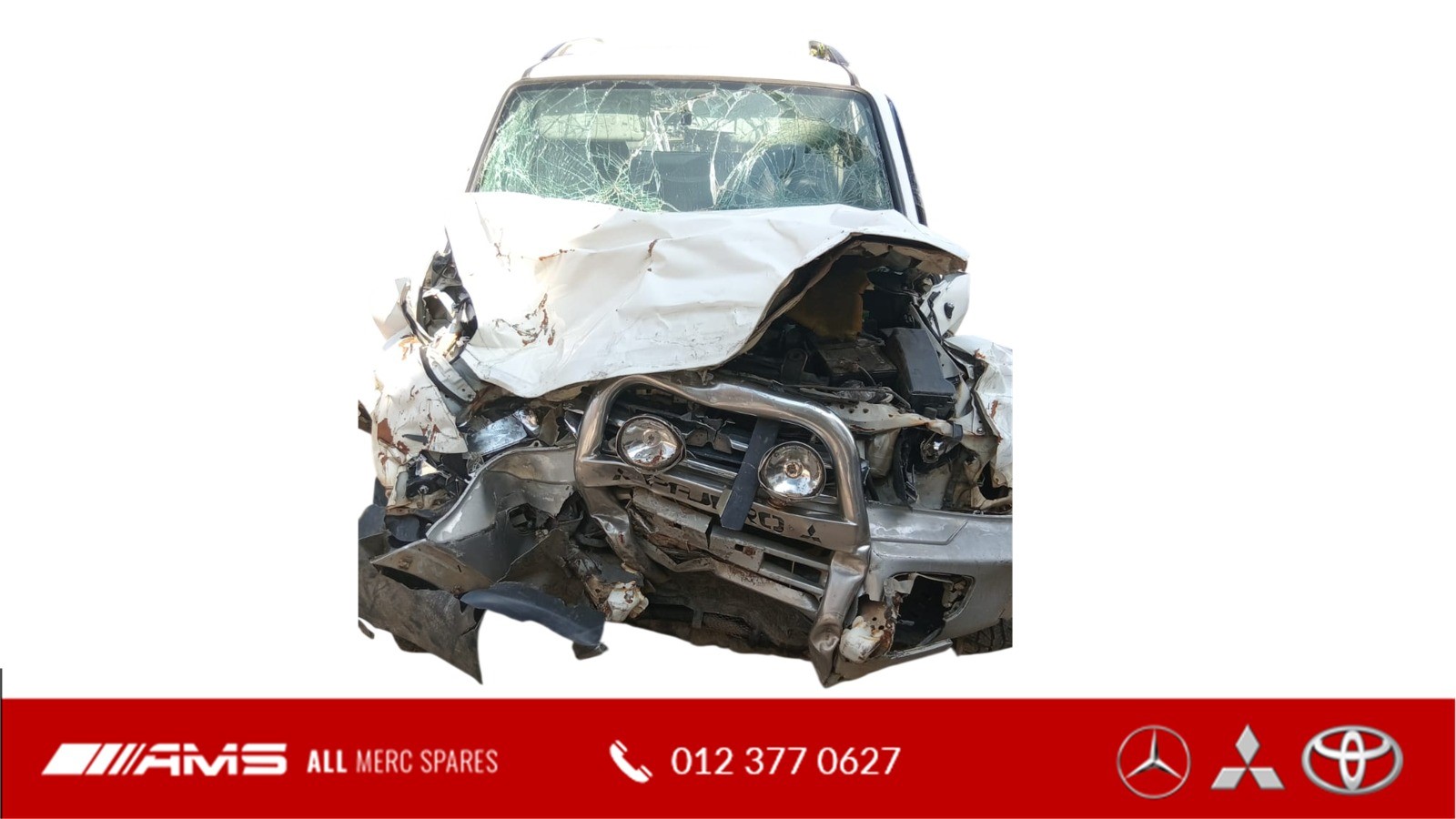 Featured image for “Mitsubishi Pajero 3200 DID 3DR 2001 Manual White Diesel Stripping for spares”